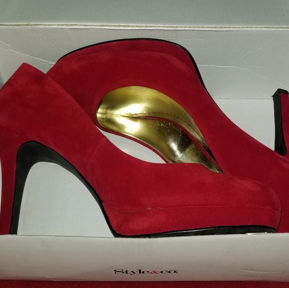 Red Velvet Style & Co. Heels - Picture 1 of 7